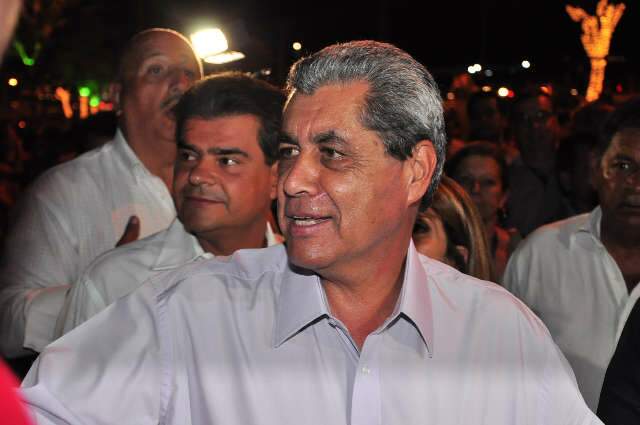  Andr&eacute; diz que f&eacute;rias ser&atilde;o adiadas para fim de janeiro, quando Simone assume