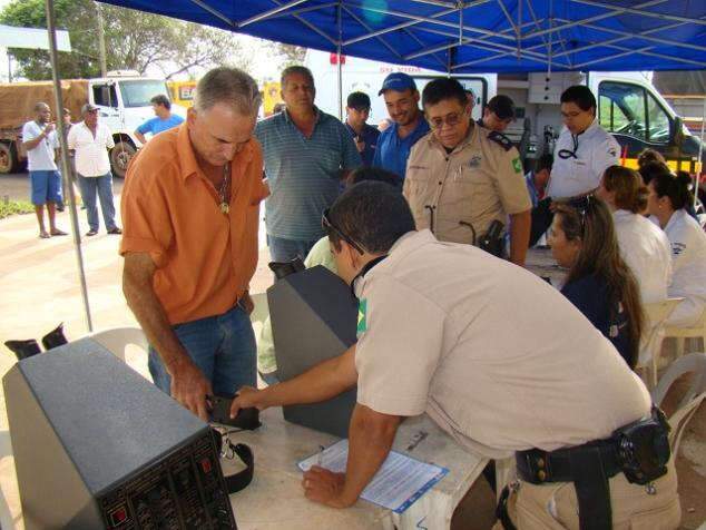  Caminhoneiro &eacute; preso por uso de rebite ap&oacute;s acidente na Capital