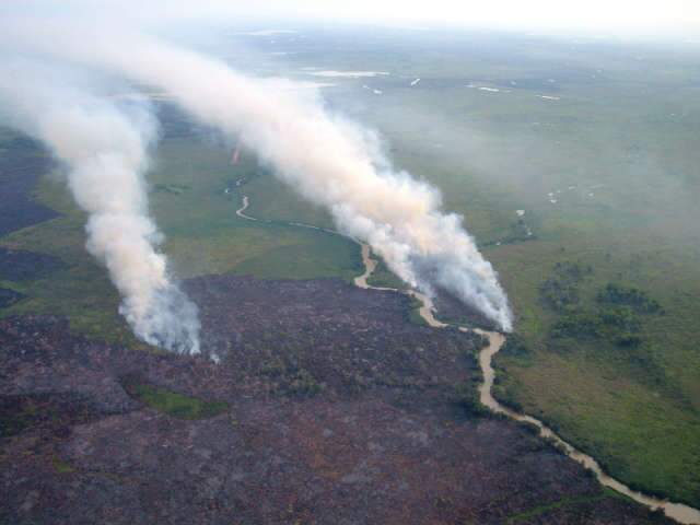  Equipe que combate inc&ecirc;ndios em Corumb&aacute; ser&aacute; trocada at&eacute; sexta