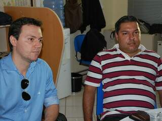 Empresário Otávio Figueiró, de camisa azul, conseguiu autorização da FMMA-MS (Foto: Fabiano Arruda)