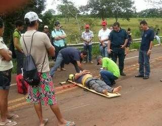 Motorista do Corcel sofreu traumatismo craniado e foi levado à Santa Casa (Foto: Divulgação)