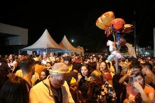 Carnaval lotado já virou tradição em Campo Grande. (Foto: André Bittar)