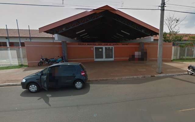 Escola dispensa mais de mil alunos por falta de &aacute;gua no Residencial Oliveira