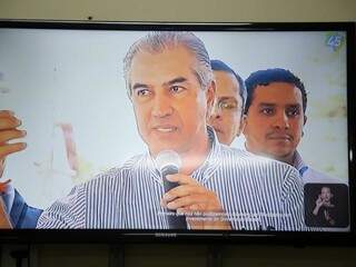 Governador Reinaldo Azambuja (PSDB) durante propaganda eleitoral (Foto: Guilherme Rosa - Arquivo)