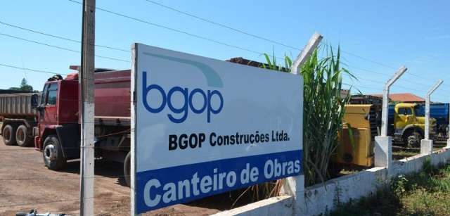 Funcion&aacute;rios entram em greve e obras de duplica&ccedil;&atilde;o da BR-163 ficam paralisadas