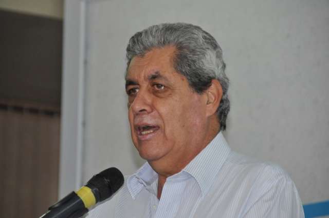 Governador entrega publica&ccedil;&otilde;es para 25 munic&iacute;pios de MS