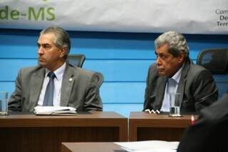 Deputado Reinaldo Azambuja e governador André Puccinelli participam de encontro (Foto: Marcos Ermínio(
