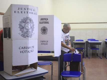 Recorde de eleitores faz votação para conselheiro acabar 1h30 após previsto
