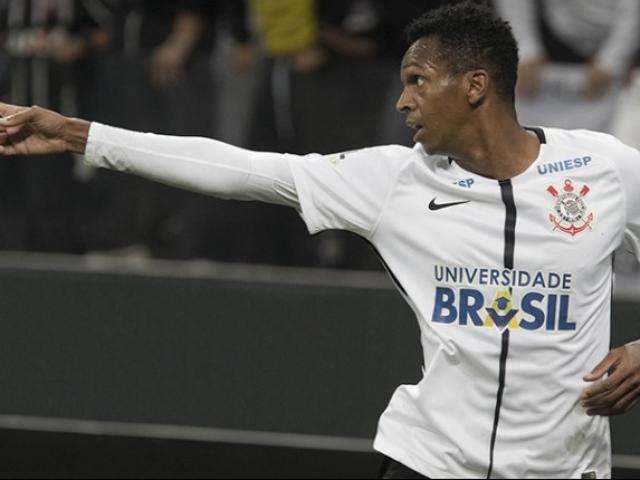Em partida com duas expuls&otilde;es, Corinthians bate o Bahia por 3 a 0