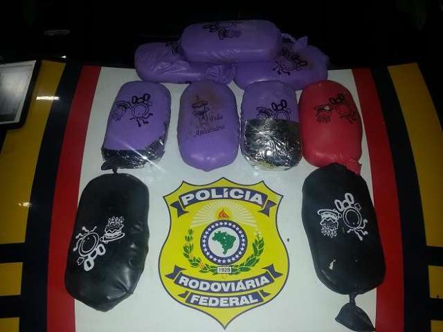 Dois homens s&atilde;o presos com 11 quilos de coca&iacute;na em &ocirc;nibus na BR-262 