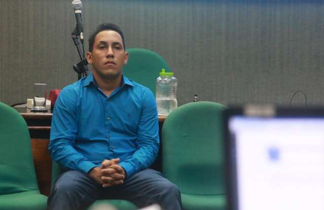 J&uacute;ri absolve r&eacute;u por esfaquear traficante ap&oacute;s provoca&ccedil;&atilde;o