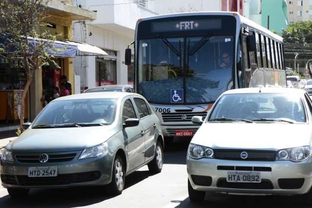 Lento e quase parando, &ocirc;nibus urbano anda a 12 km/h na Capital 