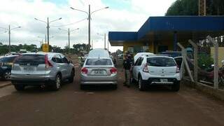 Veículos iam ser levados para o Paraguai, onde seriam trocados por drogas ou dinheiro (Foto: divulgação PRF)