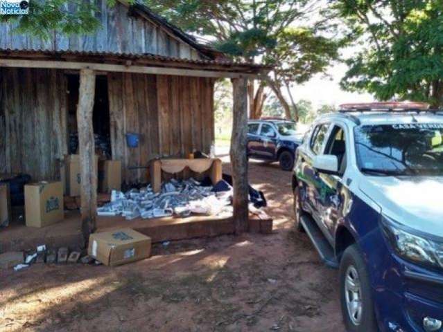 Morador guarda cigarros para desconhecido e acaba preso pela PM