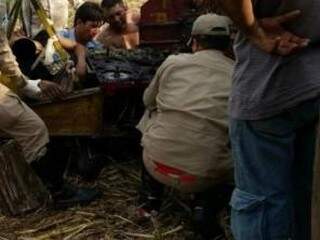 No momento do acidente, o jovem trabalhava em um trator colheitadeira. (Foto: CBMS/ Divulgação)