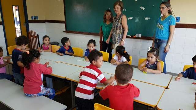 Mesmo na crise, prefeitura anuncia reajuste no piso salarial dos professores