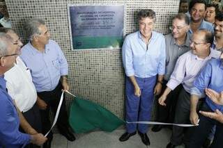 Governador Reinaldo Azambuja disse que a meta é fazer até 250 cirurgias por mês em novo hospital (Foto: Eliel Oliveira)