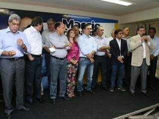 Puccinelli, Moka, Mochi, Antonieta, Márcio, Reinaldo, Beto e João Rocha; chega prestigiada ao PMDB (Foto: Fernando Antunes)