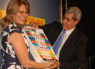 Nilde Brun em evento com o governador André Puccineli. (Foto: Marcelo Victor)