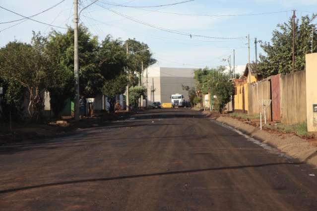 Al&eacute;m do 1&ordm; grande supermercado, morador festeja obra de compensa&ccedil;&atilde;o