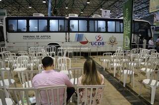Ônibus da Justiça Itinerante percorre bairros de Campo Grande. (Foto: Marcos Ermínio)