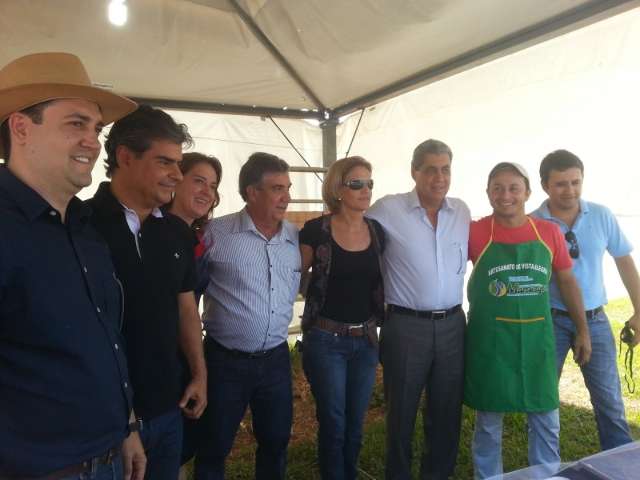 Na Festa da Lingui&ccedil;a, Nelsinho Trad admite que j&aacute; est&aacute; em &ldquo;campanha&rdquo;