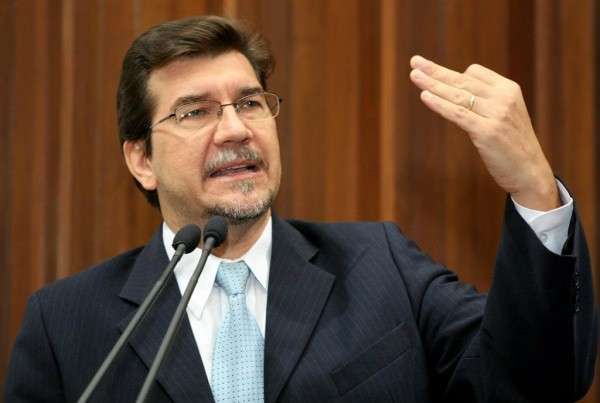 Deputados dizem que campanha est&aacute; mais &quot;ap&aacute;tica&quot;, com eleitores exigentes