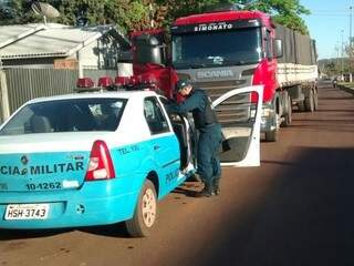 O veículo foi encontrado em Maracajú (Foto: Divulgação/Polícia Militar)
