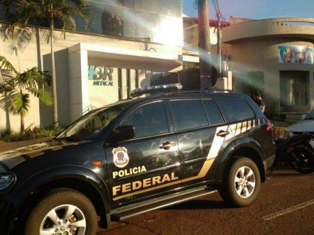 Puccinelli com tornozeleira e tr&ecirc;s presos por fraudes de R$ 150 milh&otilde;es