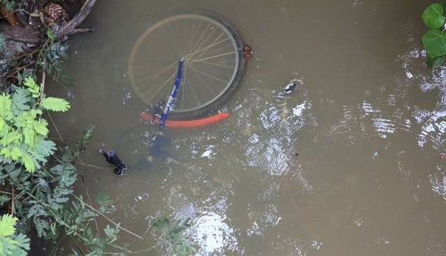 Ciclista fica ferido ao despencar de ponte de 4 metros em Coxim