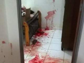 Cômodo ficou cheio de sangue. (Foto; divulgação/Polícia Civil) 