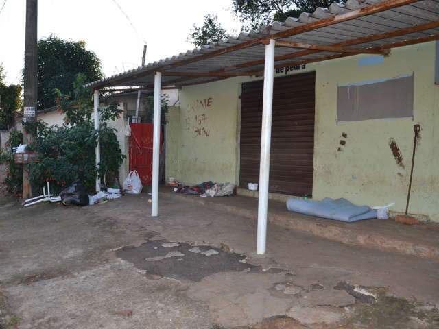  Hist&oacute;rias de envolvimento com a droga "escondidas" atr&aacute;s de um muro