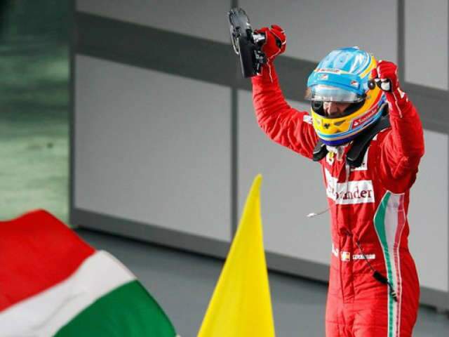 Sob forte chuva, Alonso vence GP da Mal&aacute;sia; Bruno Senna fica em sexto