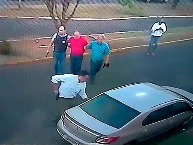 Homem &eacute; preso em flagrante ao tentar extorquir R$ 300 mil de construtor
