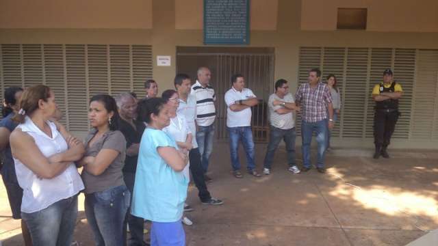 Por pagamento de plant&otilde;es, servidores do HU paralisam por 24 horas