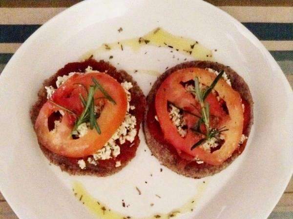 Pudim de chia com frutas vermelhas enche de cor o caf&eacute; da manh&atilde;