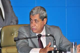Governador André Puccinelli contou ontem sobre a reunião na ANTT (foto: João Garrigó/Campo Grande News)