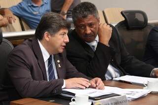 Deputado Lídio Lopes (à esquerda) e João Grandão, durante sessão na Assembleia Legislativa (Foto: Arquivo)
