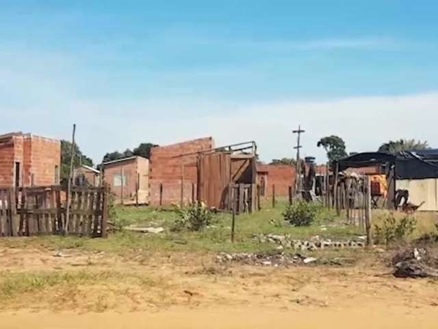 Fam&iacute;lias que ocupam &aacute;rea de construtora aguardam nova decis&atilde;o da Justi&ccedil;a
