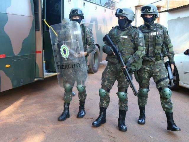 Ex&eacute;rcito teme a&ccedil;&atilde;o de &lsquo;espi&otilde;es&rsquo; com drones sobrevoando quartel-sede