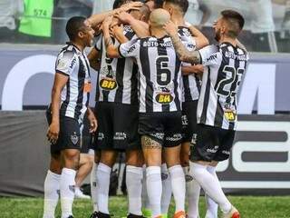 Ap&oacute;s 5 jogos sem vencer, Atl&eacute;tico-MG aperta e faz 2 a 0 em cima do Santos