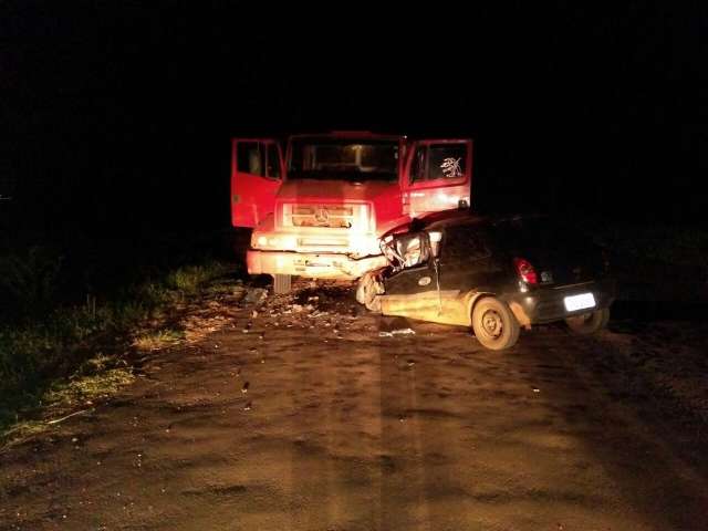 Colisão Frontal Entre Carro E Caminhão Mata Duas Pessoas Na Ms 339