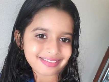 Menina de 8 anos morre e outra fica ferida ap&oacute;s serem atropeladas por caminh&atilde;o