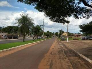 Linha Internacional entre Coronel Sapucaia (MS) e Capitán Bado, no Paraguai (Foto: Helio de Freitas)