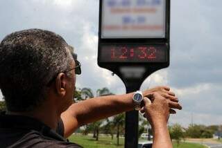 Relógios devem ser atrasados em uma hora nas regiões Sul, Sudeste e Centro-Oeste (Foto Arquivo/Agência Brasil)