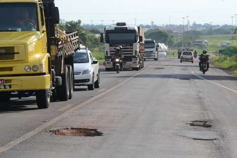 Buracos tomam conta do anel vi&aacute;rio  na Capital e assustam motoristas