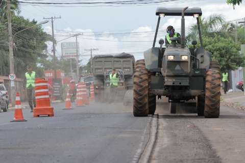 Exército rejeita parte do asfalto produzido para recapear quatro vias