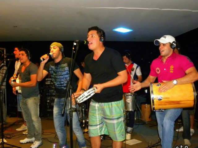  Com quase 230 mil acessos, v&iacute;deo de grupo de pagode de Campo Grande vira hit