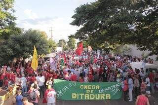 Movimentos sociais e da educação mobilizam cerca de mil pessoas para participarem da jornada nacional em defesa da democracia, que acontece neste quinta-feira em Brasília (Foto: Alan Nantes/Arquivo)