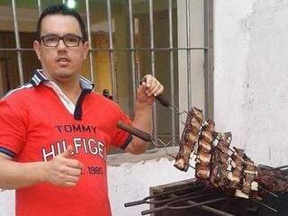 Preso com cocaína, Walter Arévalos faz churrasco em presídio de Pedro Juan (Foto: Jornal Hoy)